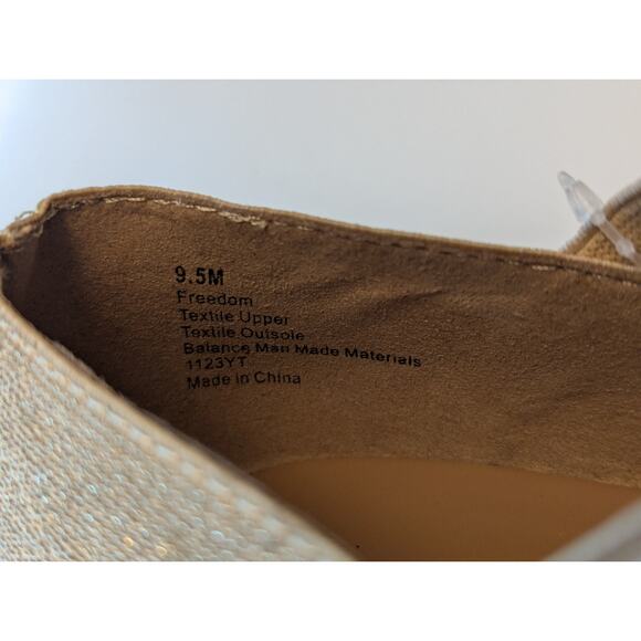 NWT Aerosoles  Freedom Lightweight Slip On Elastic Gold Sandal Cushioned 9.5 - Picture 8 of 9